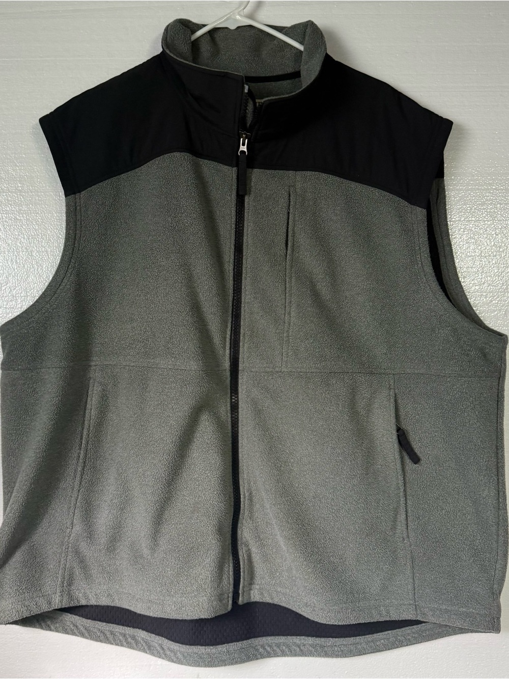 Duluth Trading Co Men’s 2XL Gray Black Fleece Full Zip Vest Outdoor Utility